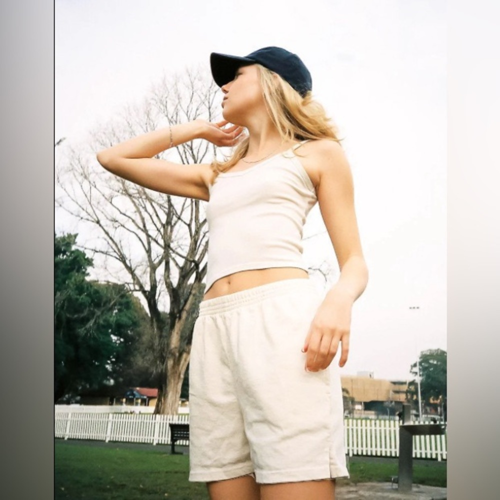 CREAM JOHN GALT/ BRANDY MELVILLE SWEAT SHORTS